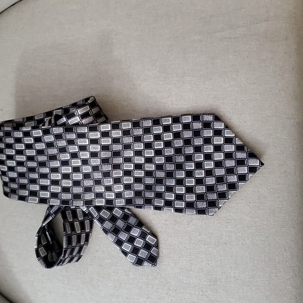 PIERRE CARDIN TIE